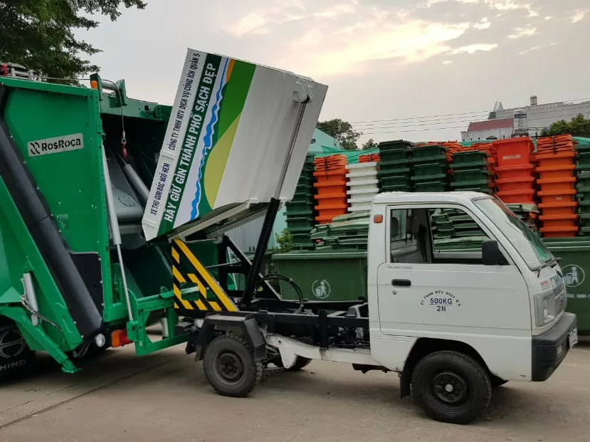 Xe thu gom rác chuyển tải