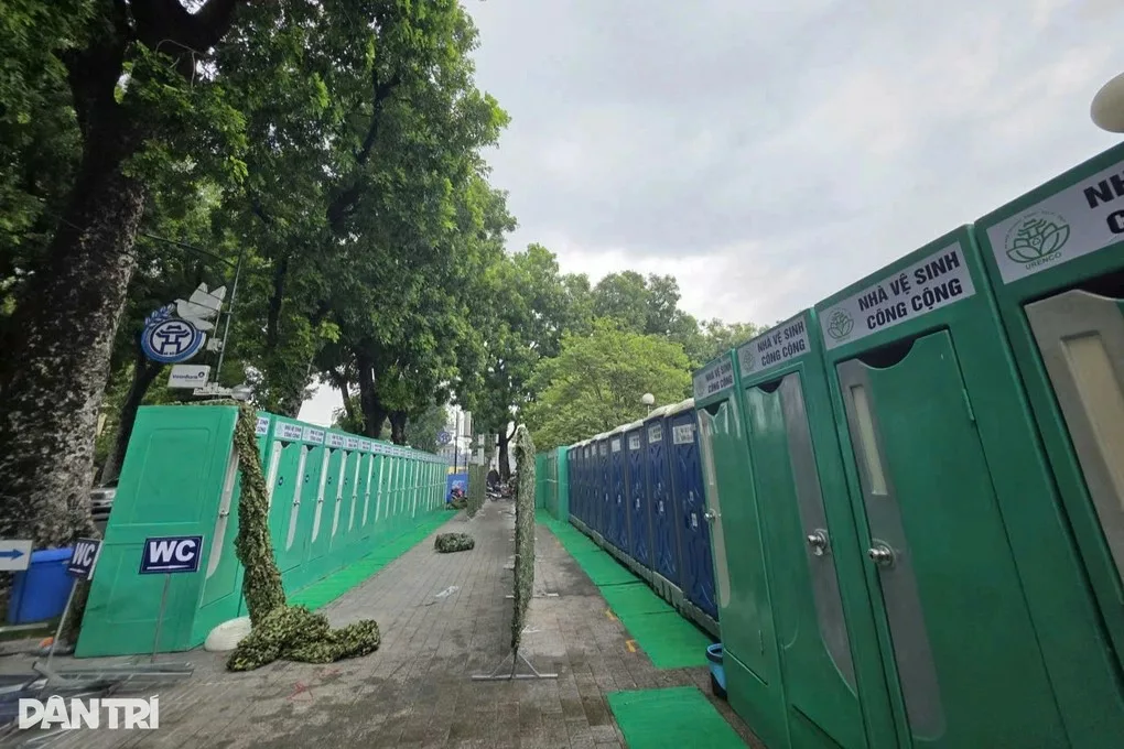Công Ty Tiến Ngọc vinh dự là một trong các đơn vị cung cấp nhà vệ sinh công cộng phục vụ đại lễ Quốc khánh 2/9 tại Hà Nội